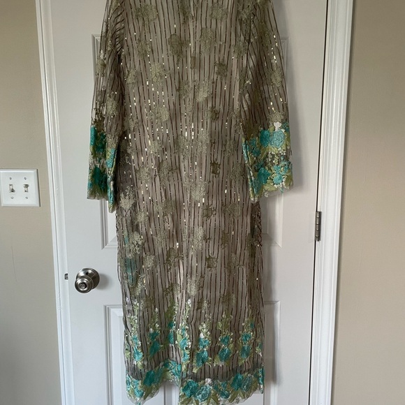 Salwar Kameez - Picture 7 of 10